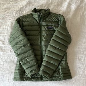 Women’s Patagonia Down Sweater Jacket. Regen Green. Size Medium.